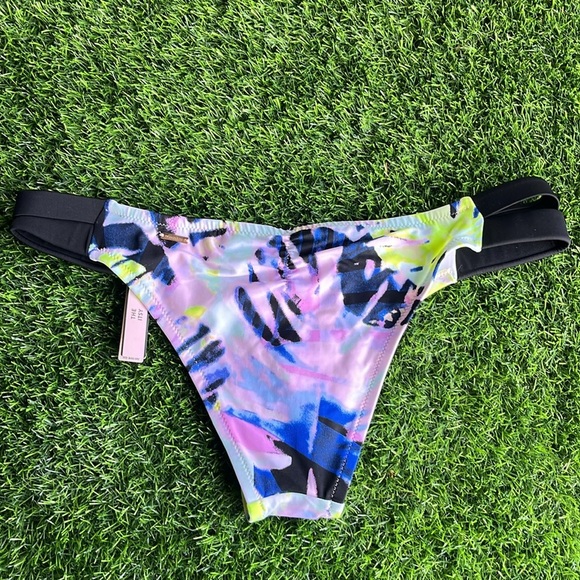 VICTORIAS SECRET Bikini Bundle size large - Picture 7 of 11